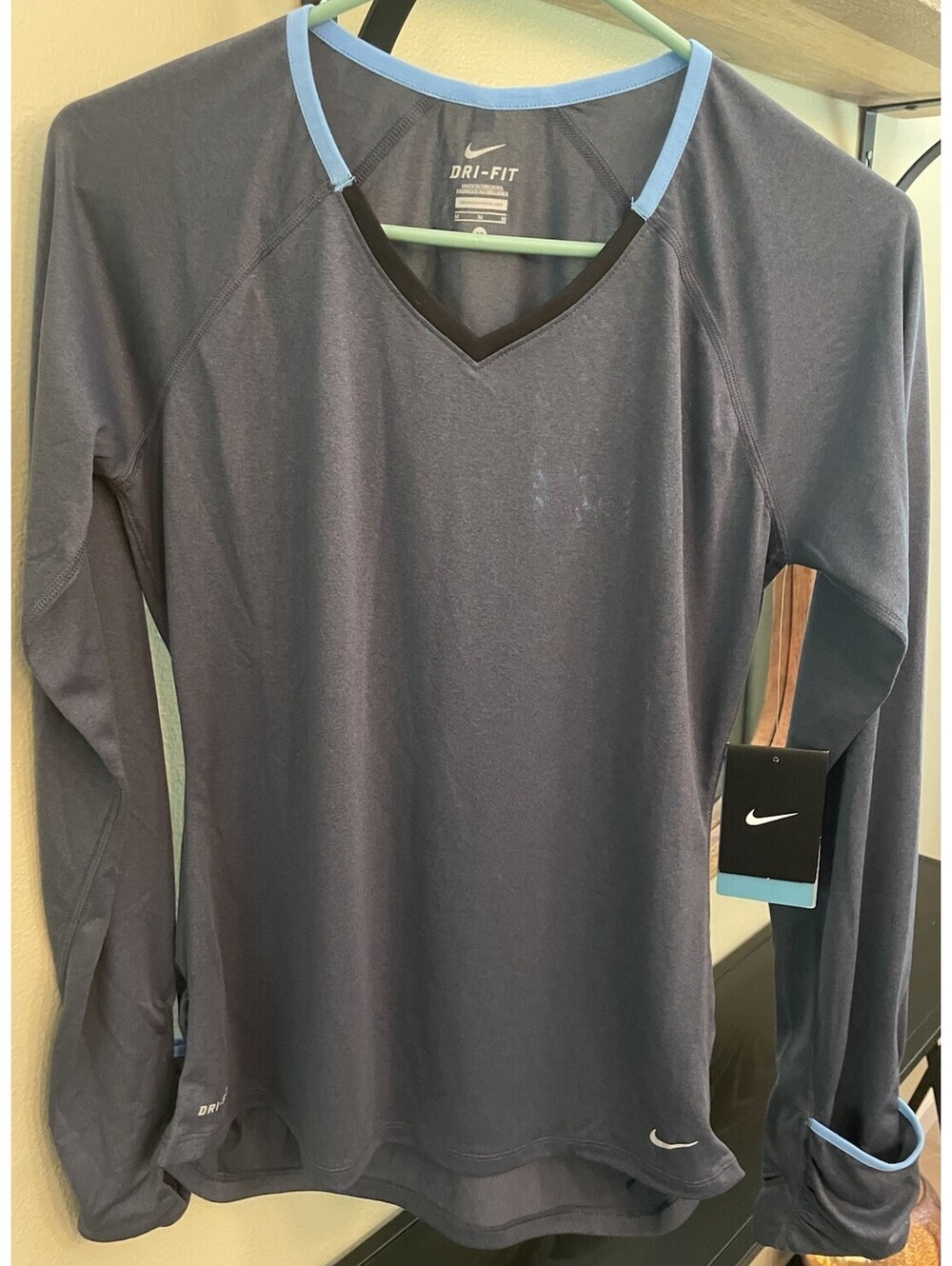 Nike Pro Women’s Blue Fitted V Neck Dri-Fit Long Sleeve Running Top M
